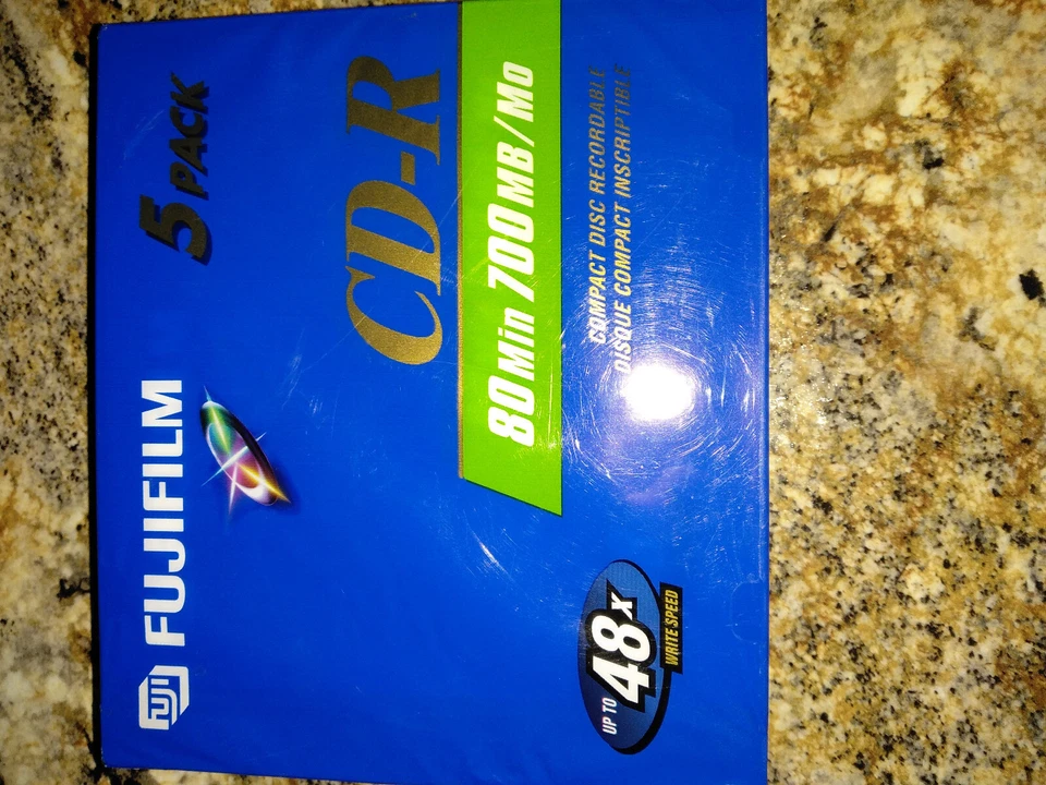 FUJIFILM 80 Min/700MB/Mo CD-R 5 pack - up to 48x write speed - (SEALED) - Image 1 of 1