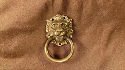  Antigua quilla de muebles de latón bronce cabeza de león anillo colgante cajón tirar? Foto 1 de 4