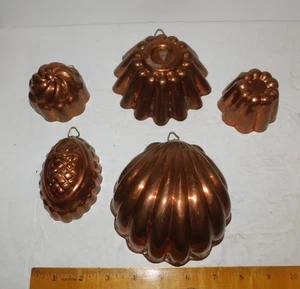 NEAT VINTAGE JELLO MOLD KITCHEN WALL HANGING DECOR JOB LOT MARKED ITALY - Picture 1 of 13