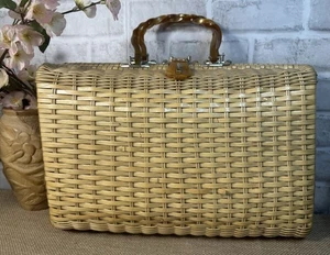 🌺Vintage 1950-60s Water Proofed Wicker Purse W Amber Lucite Handles Mid Century - Picture 1 of 24