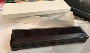 HOLZ UHREN BOX MIT LOGO   Gr. 244 X59X 39MM  NEU!  - Picture 1 of 5