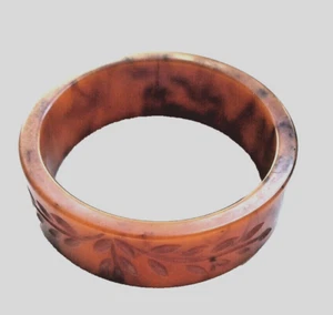 bake lite butterscotch caramel swirl carved bracelet - Bild 1 von 4