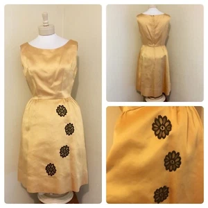 Vtg 50s 60s Rockabilly Gold Mustard Satin Wiggle Shift Dress w Black Lace M - Picture 1 of 12