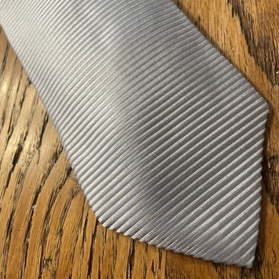 Corbata vintage usada en excelente estado Renato Balestra acanalada satinada seda hecha en Italia Foto 1 de 4