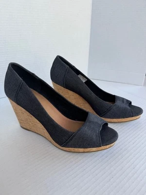 TOMS Mujer AZUL OSCURO DENIM Peep Toe Cuñas EXCELENTE Estado Talla 9 Foto 1 de 4