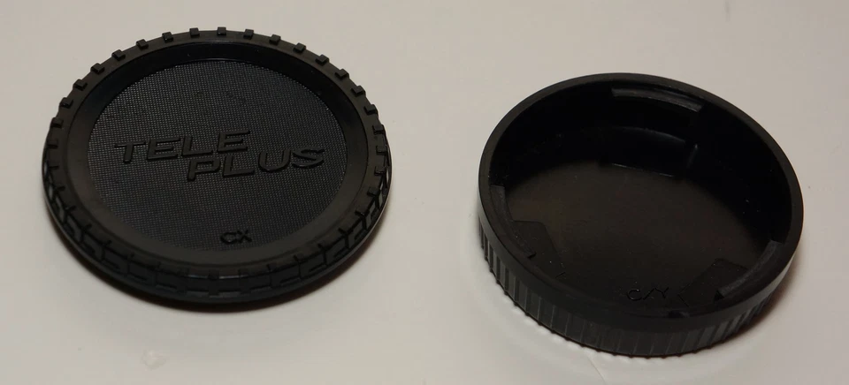 Cuerpo de montaje Kenko Contax CY y tapa de lente Foto 1 de 1