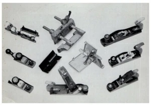 BATES & BROWN AUSWAHL AN METALL- & HOLZFLUGZEUGEN. VINTAGE KOMMERZIELLE POSTKARTE * A6 - Bild 1 von 2