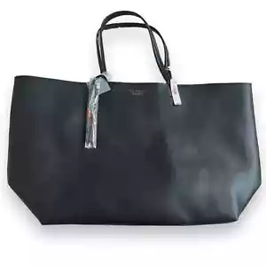 Neu mit Etikett Victoria's Secret Tragetasche schwarz aus Leder mit Charm abnehmbarer Schlüsselanhänger - Bild 1 von 9