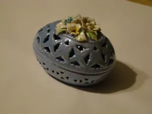 Vintage Blue Floral Lusterware Ceramic Easter Filigree Egg Trinket Ring Box - Picture 1 of 4