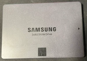 Disque dur SSD 1 To Samsung SSD 870 QVO , 2.5 pouces, testé ok, garantie 2 mois - Afbeelding 1 van 3