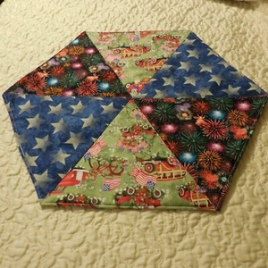 HANDMADE PATRIOTIC TABLE TOPPER ONE OF A KIND STYLE 4 - Picture 1 of 2