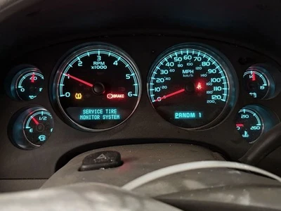 2010 GMC Sierra 2500 Speedometer Cluster MPH Used 49k Miles OEM 257-06853 Foto 1 de 4