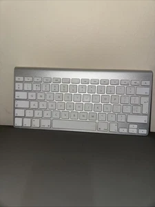 Apple Wireless Keyboard A1314 — Tested, Used - Picture 1 of 3