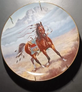 "PRAIRIE PRANCER" Collector Plate E-5008 Arapaho War Pony-by G. Parillo w/hanger - Picture 1 of 2