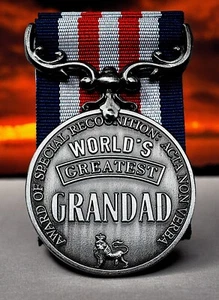 Medalla de servicio y valentía del GRAN ABUELO DEL MUNDO. Regalo/Regalo/Cumpleaños. Abuelo - Imagen 1 de 13