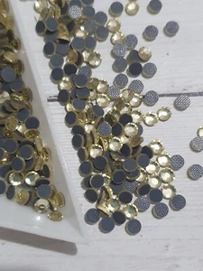 1440 4mm Ss16 DMC hotfix JONQUIL oro GIOIELLO CRISTALLO STRASS PERLINE CRISTALLO - Foto 1 di 2