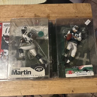 Lote de 2 figuras McFarlane de los New York Jets.  Curtis Martin y Chad Pennington.  Foto 1 de 4