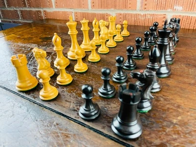 Шахматный набор Jaques & Son London Staunton черное дерево и самшит подписанный футляр 9,5 см королевский - Изображение 1 из 4