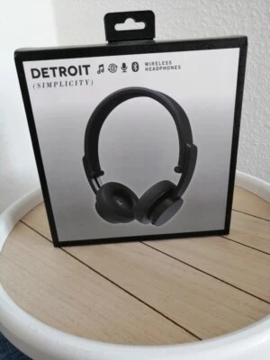 Urbanista "DETROIT" Simplicity Wireless Headphones - Image 1 of 3