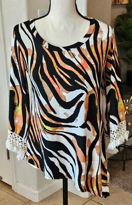 Sunny Leigh Womens Shirt Size XS Animal Print 3/4 Sleeves Scoop Neck Tunic Top - Image 1 of 4