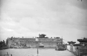 8x6 Gloss Photo ww11BA Normandy Part Arromanches Caissons Phoenix 04 - Picture 1 of 1
