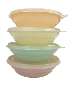 De Colección Tupperware Cereal Bowls #155 Colores Pastel Lote de 4 EE. UU. Hechos con Tapas Retro - Imagen 1 de 3