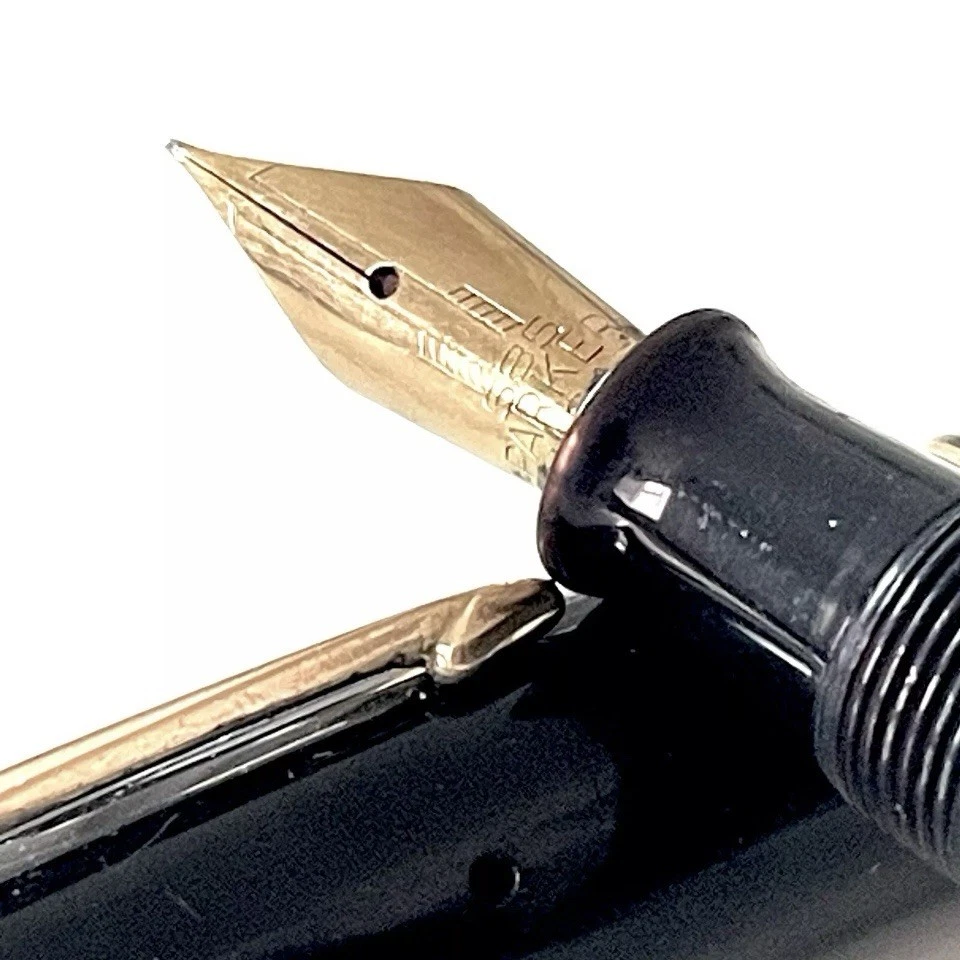 VINTAGE PARKER VACUMATIC FOUNTAIN PEN; BOX; 14K NIB - Image 1 of 4