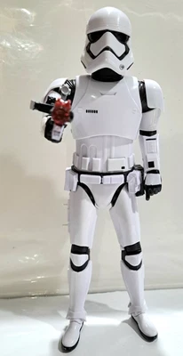 14-дюймовая экшн-фигурка Star Wars TALK FIRST ORDER STORMTROOPER из магазина Disney - Изображение 1 из 3