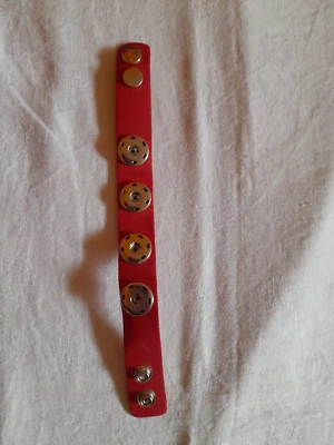 Lederarmband für 4 Chunk / Click Buttons rot mit Druckknopf (23,5 cm lang) - Bild 1 von 3