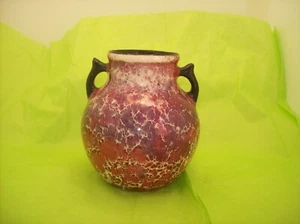 ART DECO MAGENTA MARBLED "CORONET" VASE MADE IN CZECHOSLOVAKIA 4.5" - Picture 1 of 7