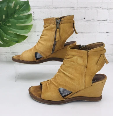 Bota de cuña Miz Mooz Becca punta abierta EU 38 US 7.5-8 cuero marrón tobillo cremallera holgada Foto 1 de 4