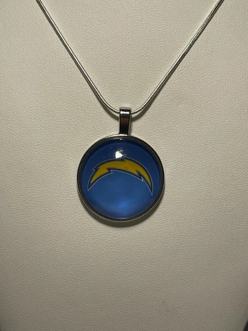 Los Angeles Chargers NFL 925 Silver Chain & Charm Football Necklace NEW Cover