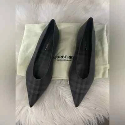Zapatos planos de ballet Burberry vintage con estampado a cuadros para mujer Foto 1 de 4