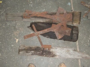 1934 GM or CHEVROLET PONTIAC WINDOW REGULATOR SET FRONT DOOR STUCK PARTS - Picture 1 of 5