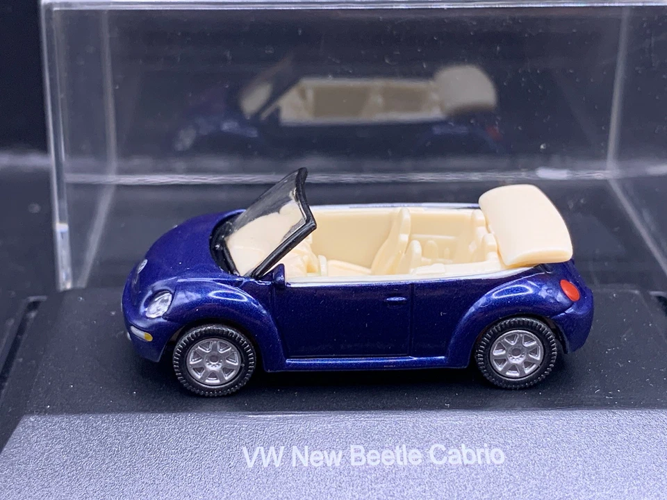Schuco Modellbau Auto 1:87 H0 VW New Beetle Cabrio - Immagine 1 di 1
