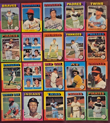 1975 Topps HOF Lot (20) Yount RC Carter RC Hernandez RC Munson Yaz MORE! Mid Gr - Image 1 of 2