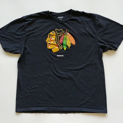Chicago Blackhawks NHL Hockey Indian Head T-shirt Men's Size 2XL Reebok Black Cover