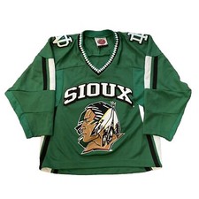 Vintage North Dakota Fighting Sioux K1 Green Hockey Jersey Size Youth Medium