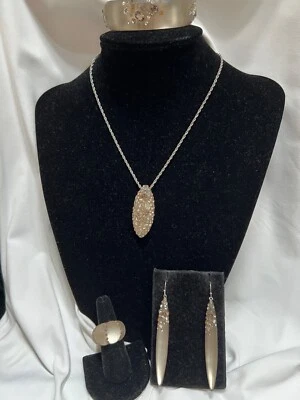 Juego de joyas ALEXIS BITTAR Lucite Starburst: collar, pulsera, pendientes, anillo Foto 1 de 4