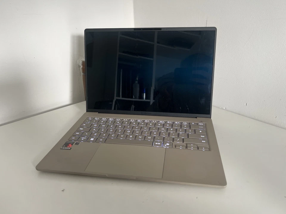 ⚠️ Asus ZenBook UX3407Q – Snapdragon – Broken OLED – 16GB/512GB – Spares - Image 1 of 4