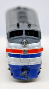 HO Gauge 1:87 Scale Life-Like Amtrak Diesel Locomotive #106 Parts Or Repair - Picture 1 of 5