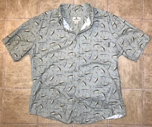 Camisa informal con botones Woolrich para hombre grande - Señuelos de pesca gráficos por todas partes - Imagen 1 de 6