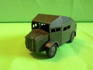 MADE IN ENGELAND - MILITARY ARMOURED CAR - ARMY GREEN - RARE 1:55? - GOOD COND - Imagen 1 de 6