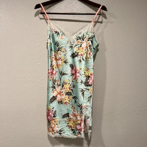 VICTORIA'S SECRET TROPICAL FLORAL Lace NIGHTIE Slip Dress Chemise Size Medium - Picture 1 of 6