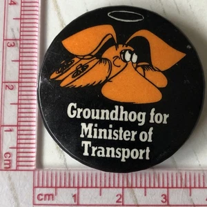 VTg Og dunlop groundhog tyres 38mm pin badge 1970s - Picture 1 of 4