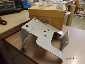 New NOS Briggs & Stratton Bracket- Tank 222758 - Picture 1 of 4