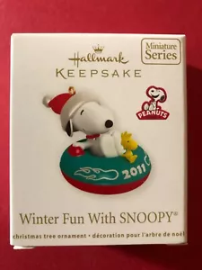 WINTER FUN WITH SNOOPY AND WOODSTOCK 2011 MINIATURE HALLMARK ORNAMENT - Picture 1 of 2