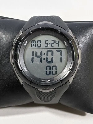 Reloj Digital Cronógrafo Alarma Temporizador Iluminado Estuche Redondo 52 mm Correa Resina Negra 9 pulgadas Foto 1 de 4