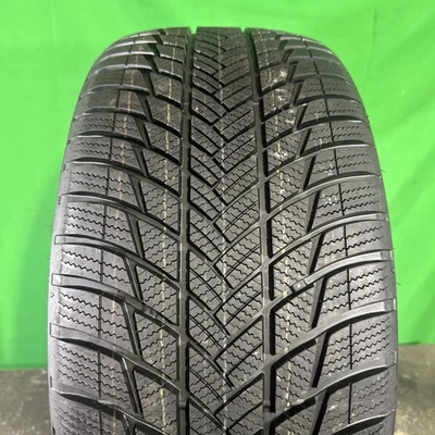 Set,Used-255/40R20 Bridgestone Blizzak LM001 101V 10/32 DOT 3522 - Image 1 of 2