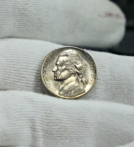 1946 S US Jefferson Nickel 5c Gem Unc - Picture 1 of 2